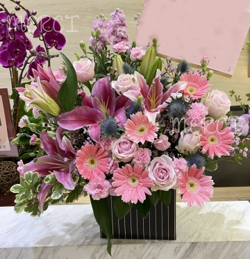 **FB24** Lily, Rose & Gerbera Flower Box<br>百合, 玫瑰,太陽花盒